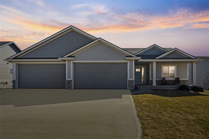 Property Photo:  1225 NE 53rd Court  IA 50021 