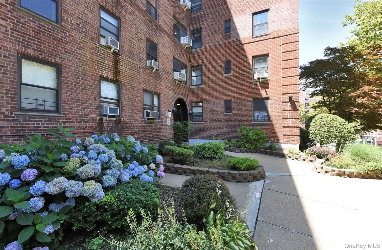 Property Photo:  141-10 28 Ave 6B  NY 11354 