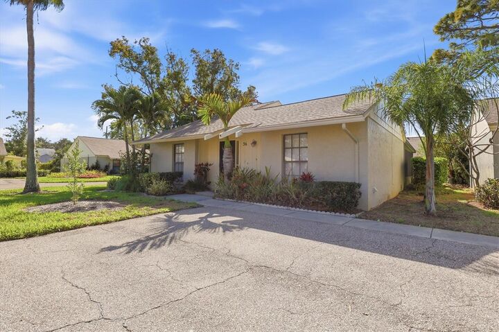 Property Photo:  36 Windrush Bay Drive 36  FL 34689 