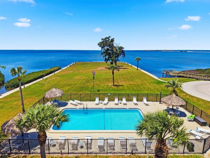 Property Photo: 36 Windrush Bay Drive 36 FL 34689