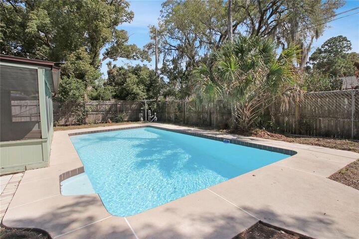 Property Photo:  130 Lombardy Road  FL 32708 