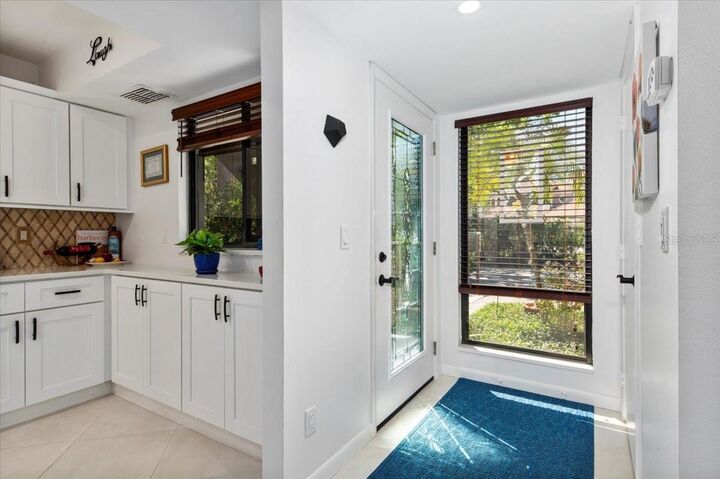 Property Photo:  1708 Glenhouse Drive 313  FL 34231 