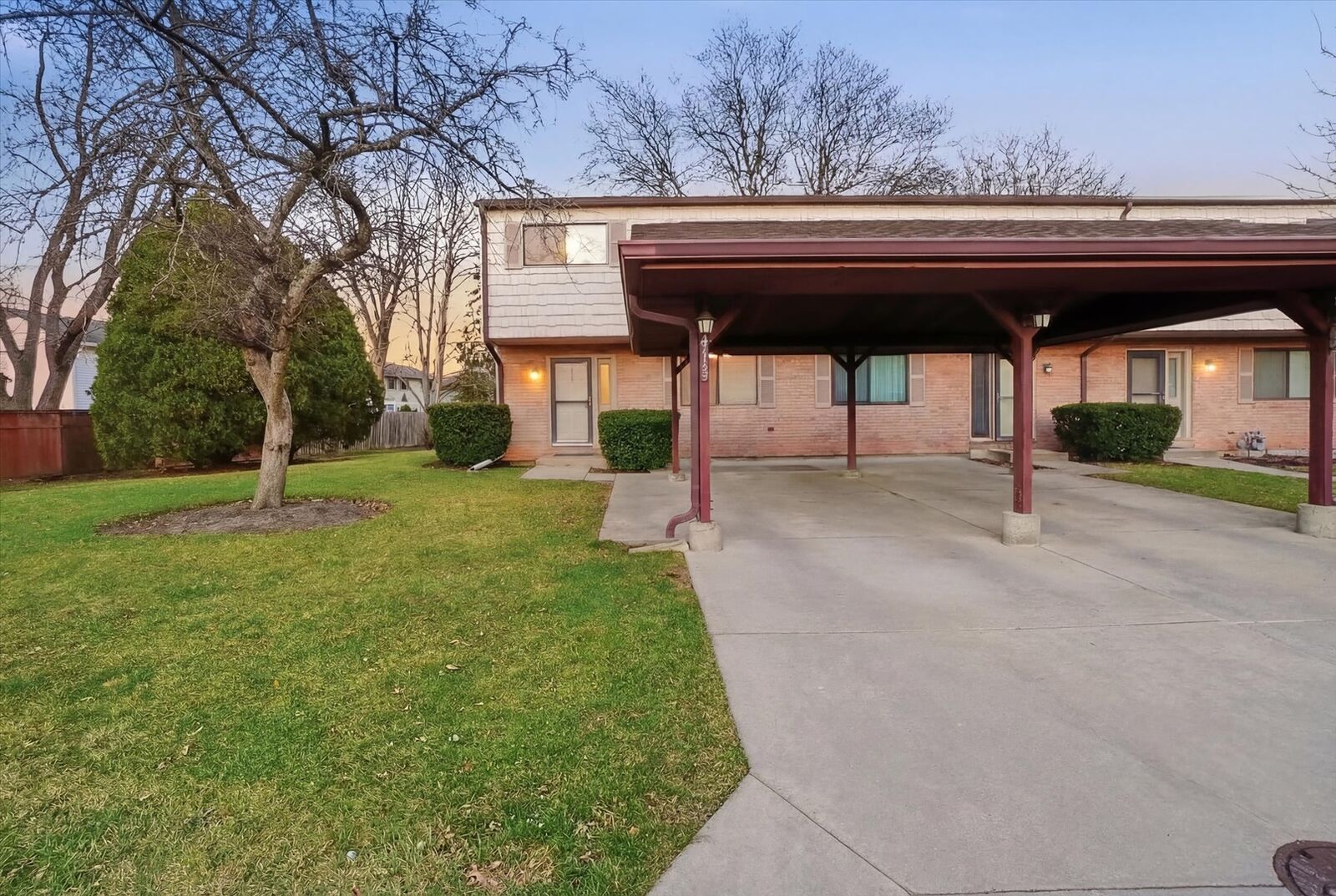 Property Photo:  413 Buffalo Trail  IL 60090 