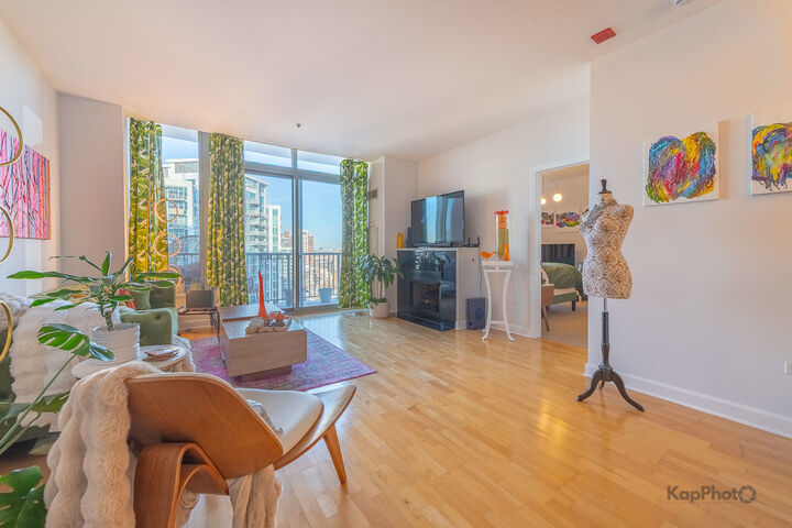 Property Photo: 1600 S Prairie Avenue 1606 IL 60616