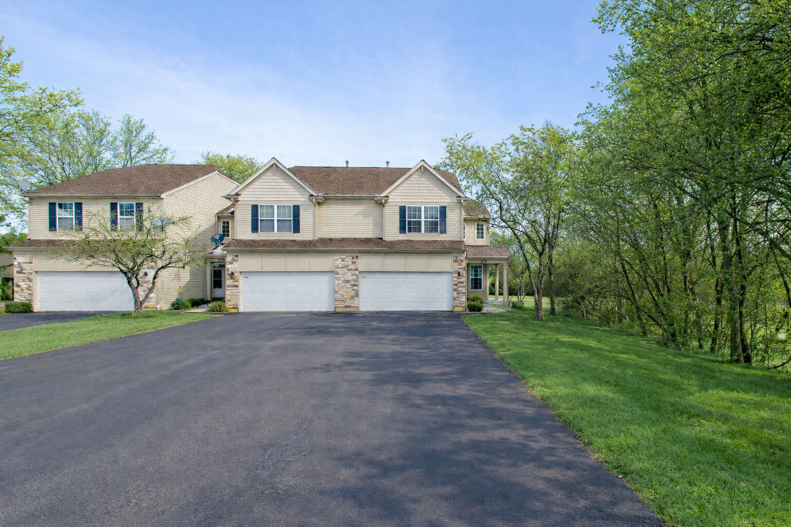 Property Photo:  860 Amelia Court  IL 60030 