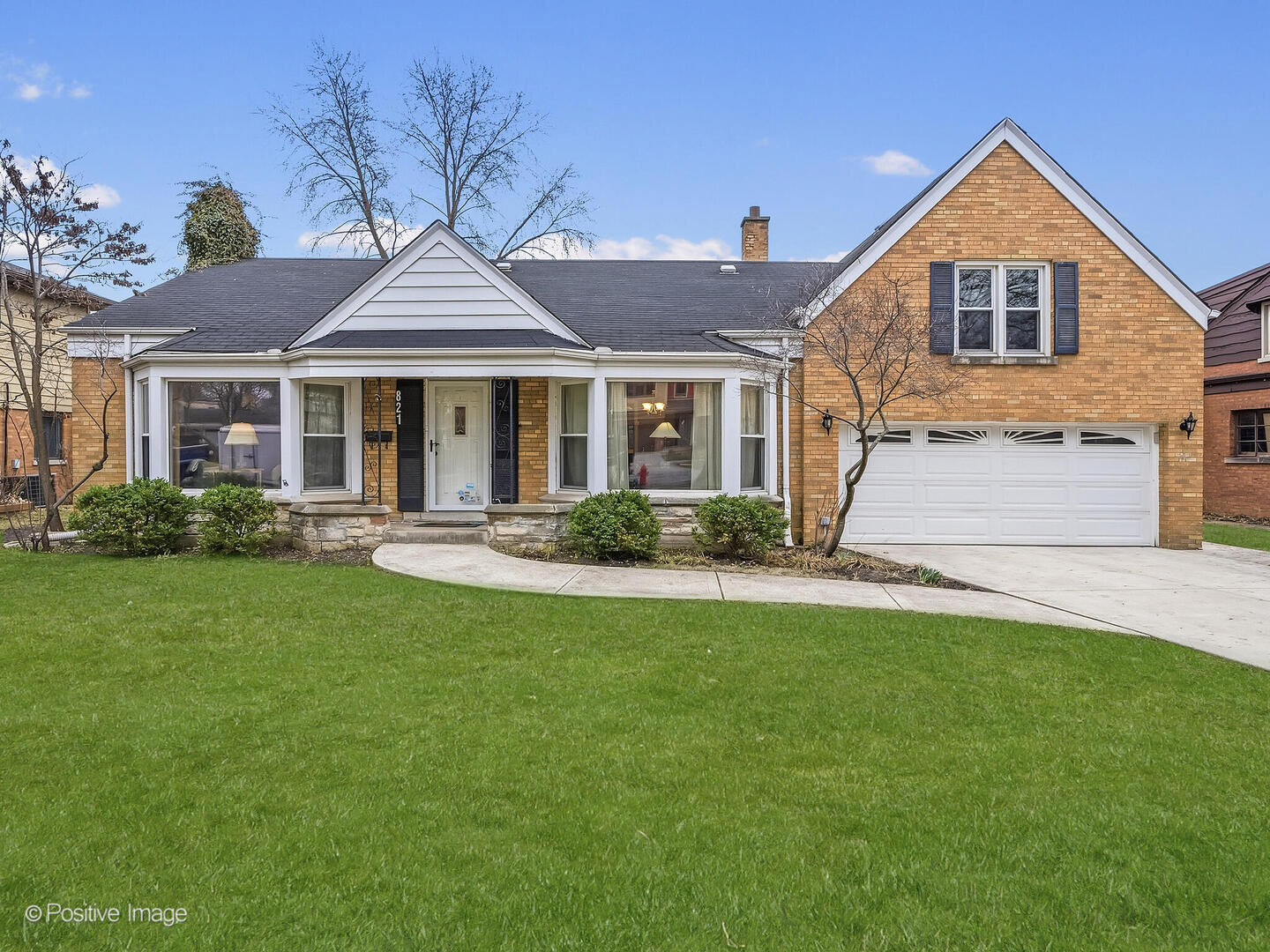 Property Photo:  821 N Catherine Avenue  IL 60526 