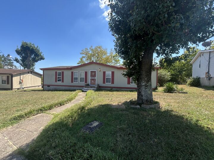 Property Photo: 208 Greenbranch Ct TN 37207