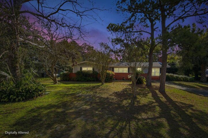 Property Photo:  402 Navarre Street  FL 32563 