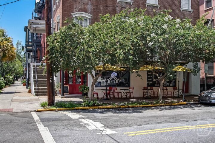 Property Photo:  132 E Oglethorpe Avenue  GA 31401 