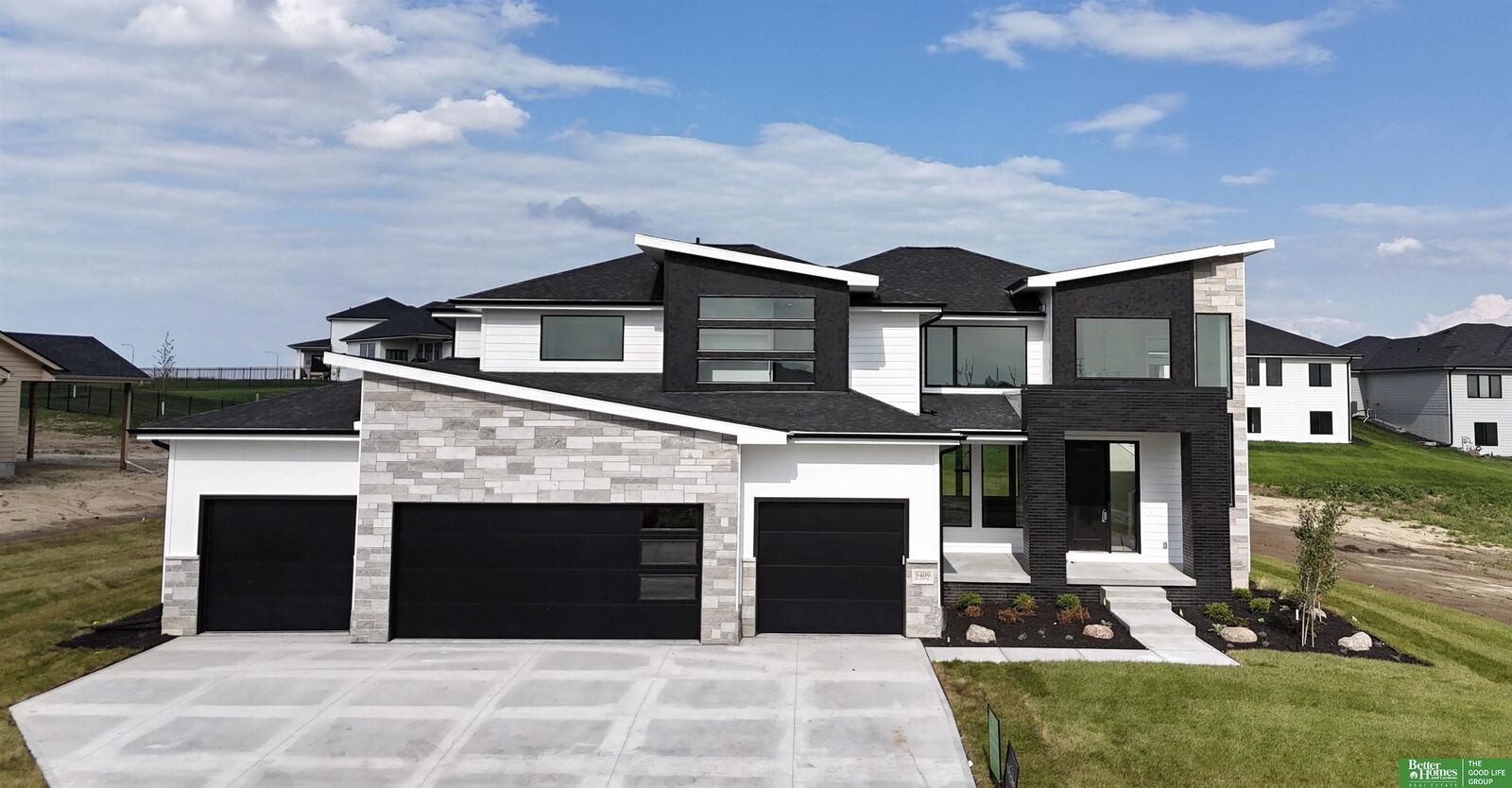 Property Photo:  5409 N 197th Street  NE 68022 