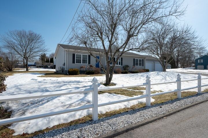 Property Photo: 17 Hugo Ter MA 01570