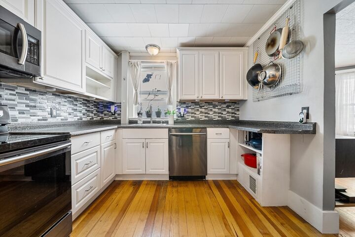 Property Photo:  25 Eden St 2  MA 01970 