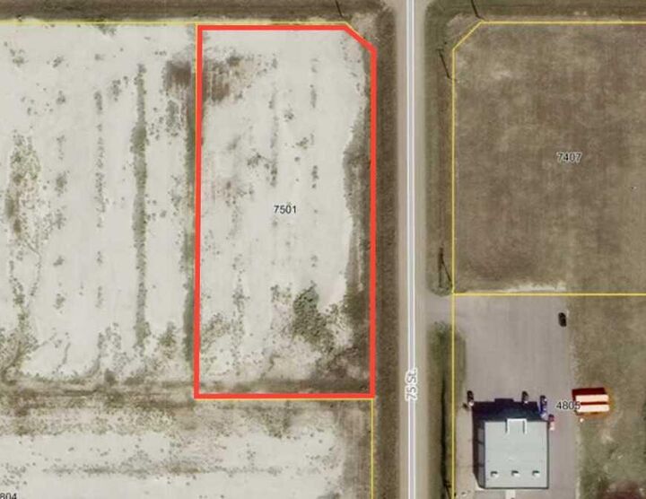 Property Photo: 7501 50 Avenue AB T4K 0B3