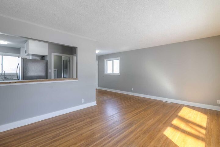 Property Photo: 220 23 Street S AB T1J 3M6