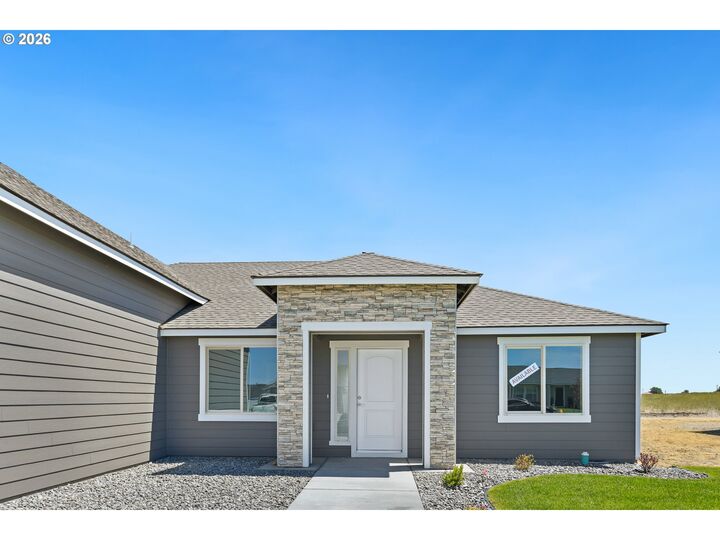 Property Photo:  215 SW Sparrow St.  OR 97818 