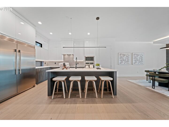 Property Photo:  2435 N R St  WA 98671 