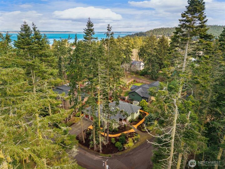 Property Photo:  962  53rd Street  WA 98368 