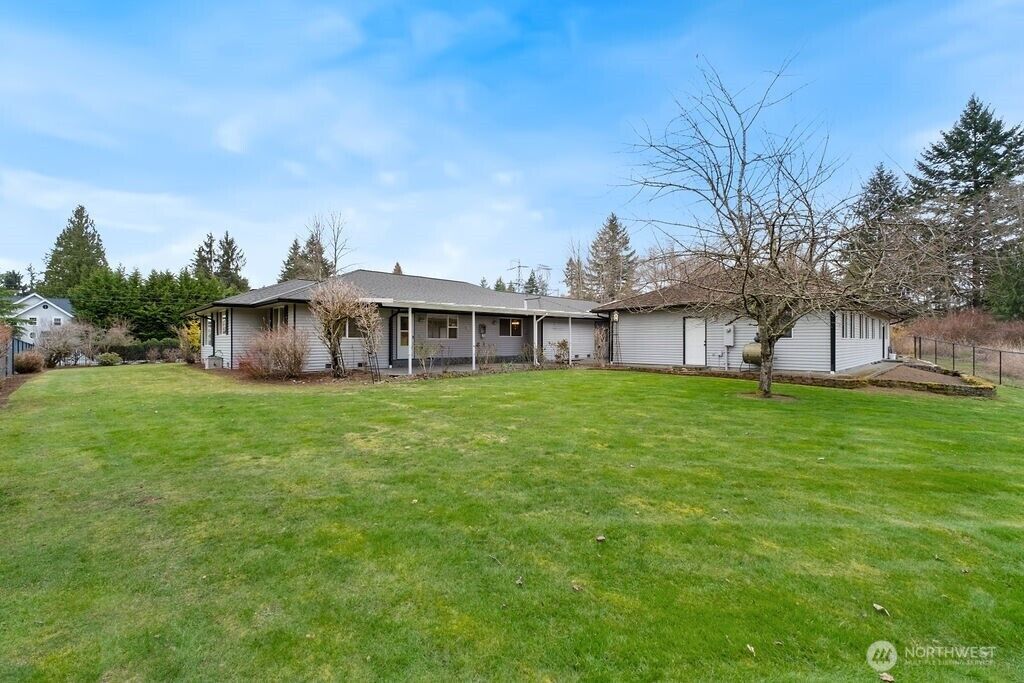 Property Photo:  13822  Meridian Street  WA 98258 
