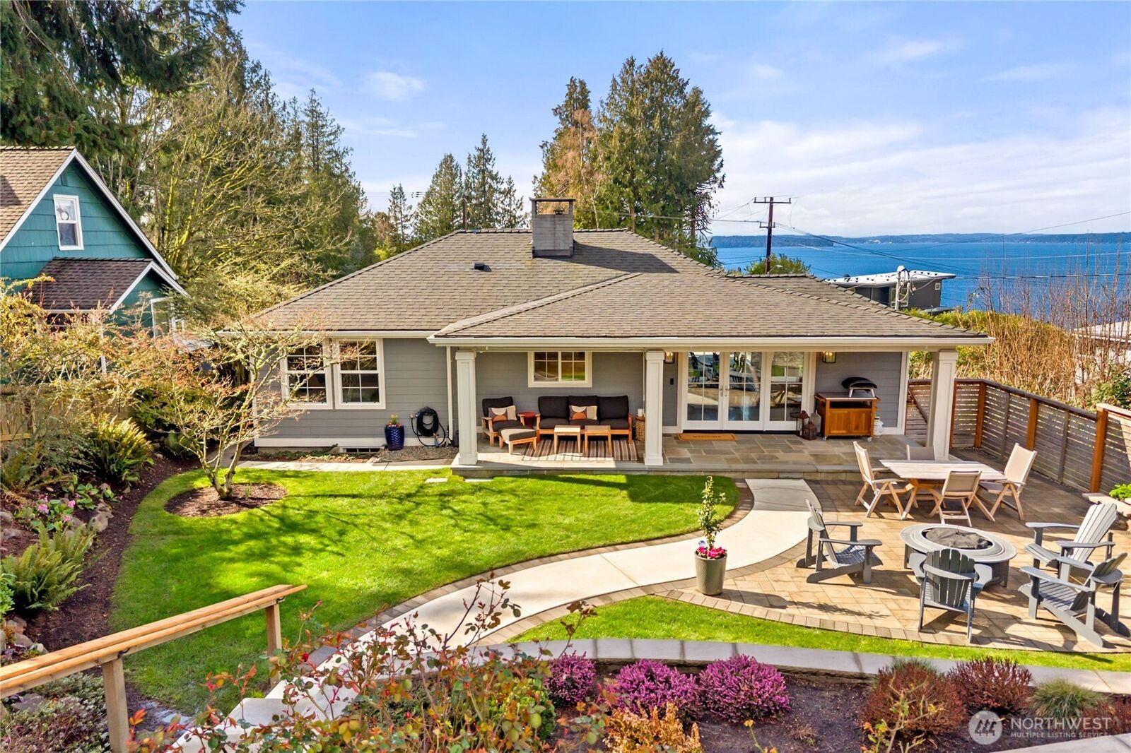 Property Photo:  9604  44th Avenue SW  WA 98136 