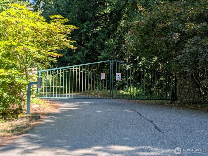 Property Photo:  4476  Stoney Brook Lane  WA 98229 