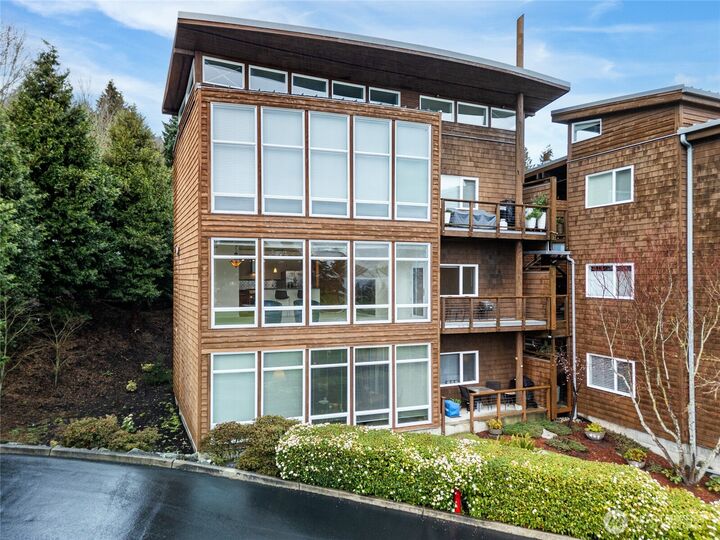 Property Photo: 4501 Fidalgo Bay Road 1002 WA 98221
