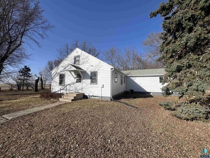 Property Photo: 1665 31st St MN 56129
