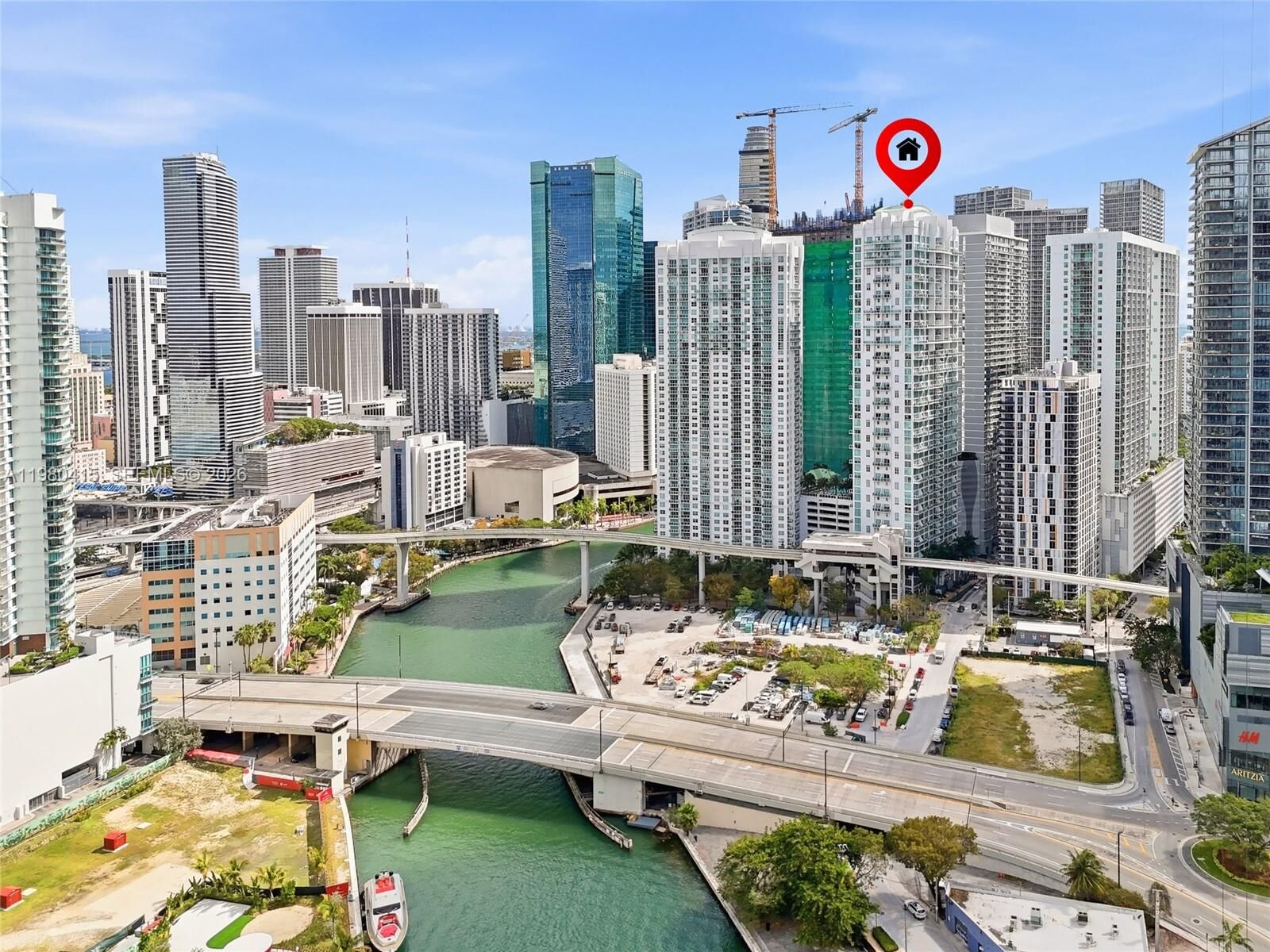 Property Photo:  41 SE 5th St 2104  FL 33131 