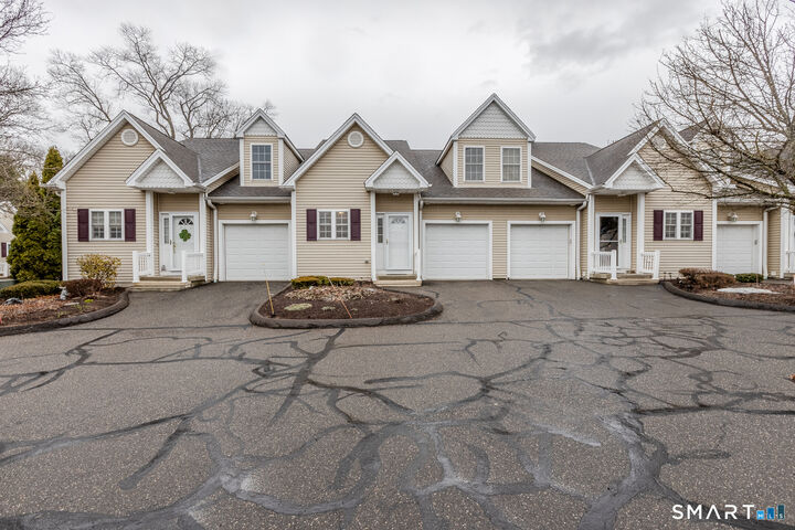 Property Photo:  511 Elm Street 3-2  CT 06473 