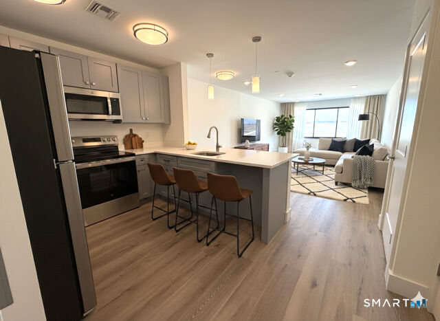 Property Photo:  414 Mather Street 2D  CT 06514 