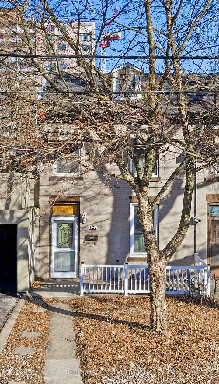107 Queen Street S — photo 1