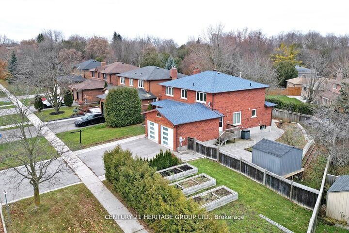 Photo de la propriété:  178 Waratah Avenue  ON L3Y 6R4 