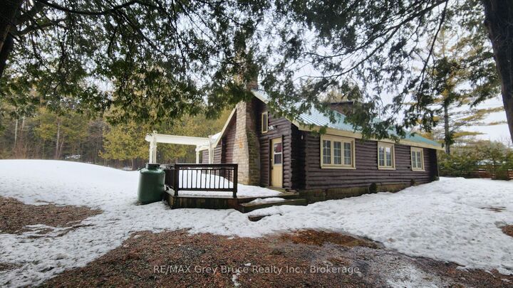 18 Stokes River Road — photo 1