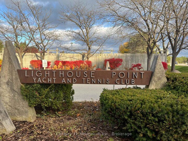 Property Photo:  706 Johnston Park Avenue  ON L9Y 5C7 