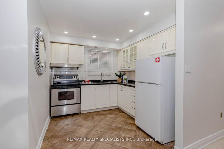 Property Photo:  39 Seaborn Road  ON L6V 2B8 
