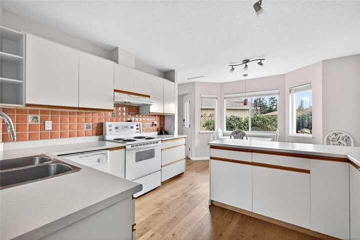 Property Photo: 130 Corbett Rd #8 BC V8K 1T2