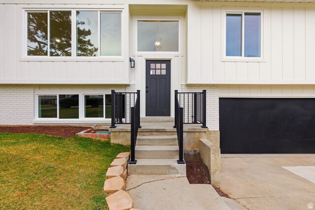 Property Photo:  1469 E Winterwood Cir S  UT 84092 