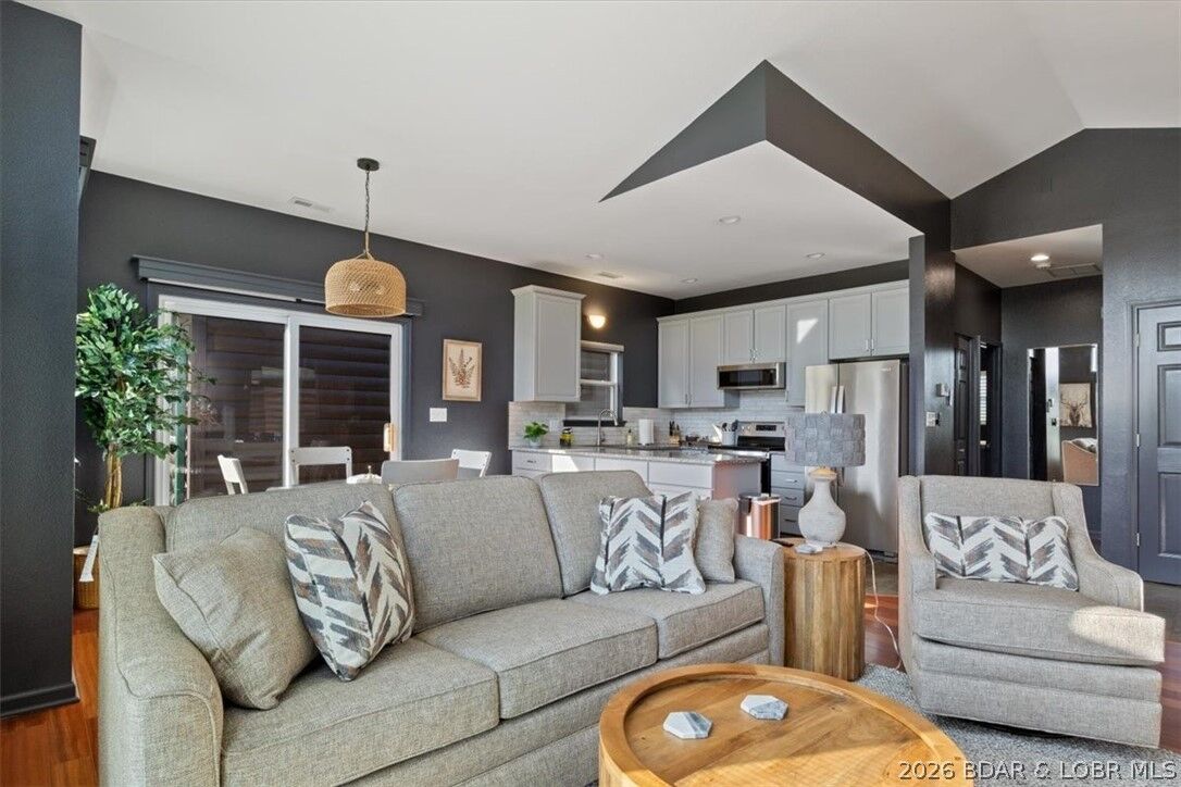 Property Photo:  23 Cottage Park East #6  MO 65020 