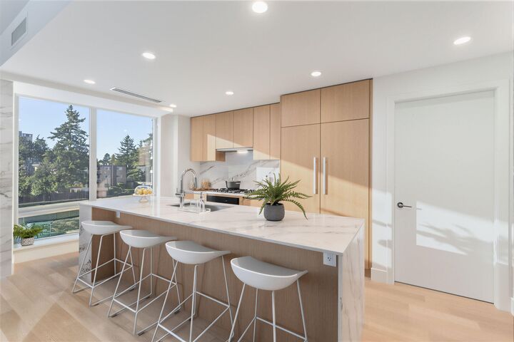 Property Photo: 1475 Foster Street 201 BC V4B 3W7