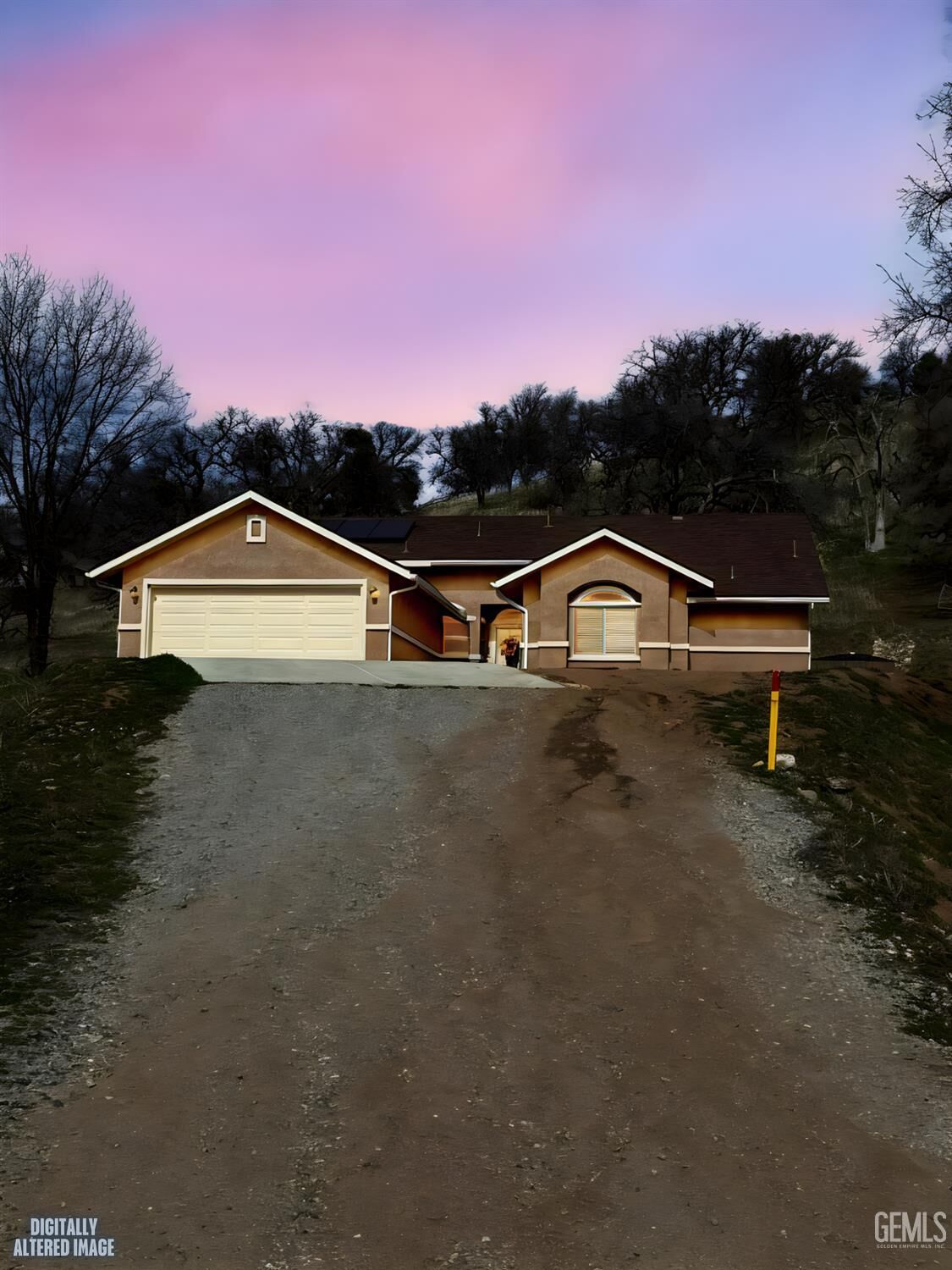 Property Photo: 17950 Zurich Ct CA 93561