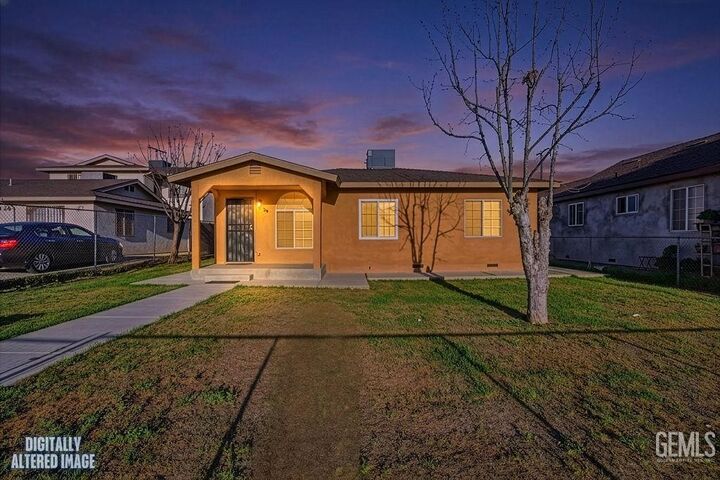 Property Photo:  420 Dover Place  CA 93215 