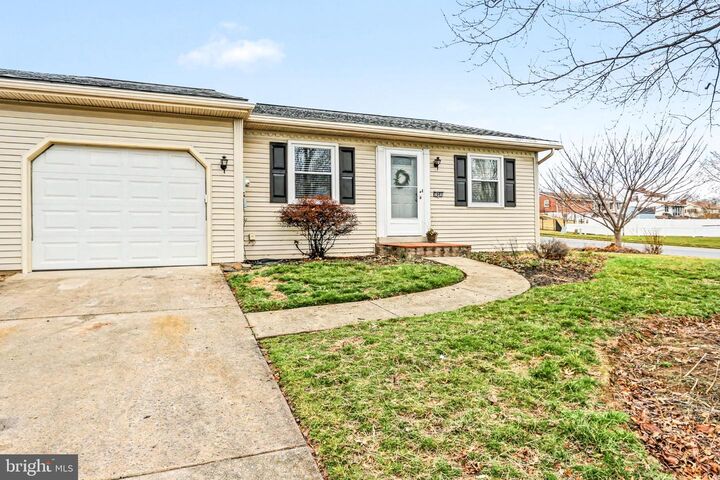 Property Photo:  1801 Mountain View Road  PA 17057 