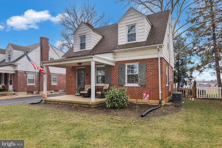 Property Photo:  521 Pleasure Road  PA 17601 