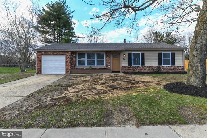 Property Photo:  10 Ivy Lane  NJ 08081 