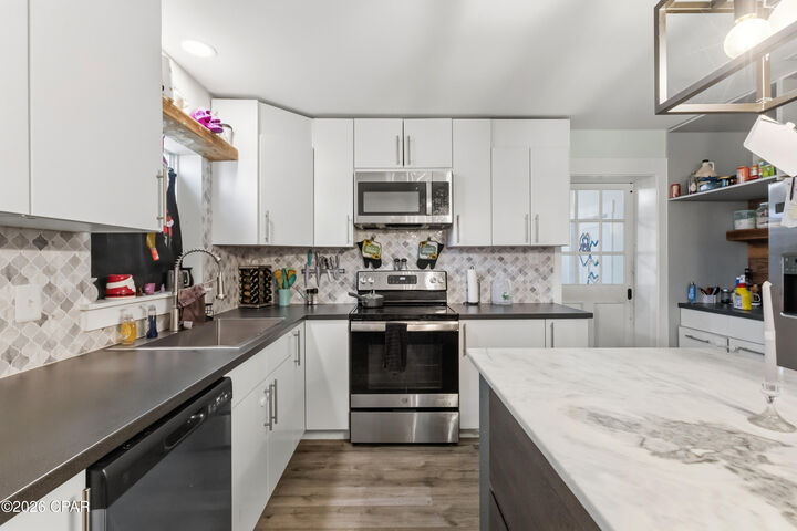 Property Photo:  1301 New York Avenue  FL 32444 