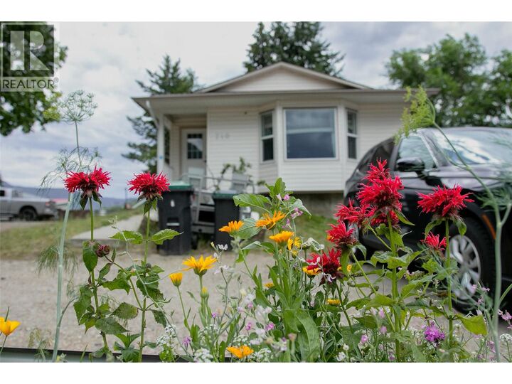 Property Photo:  710 Ivy Street  BC V1N 2G4 