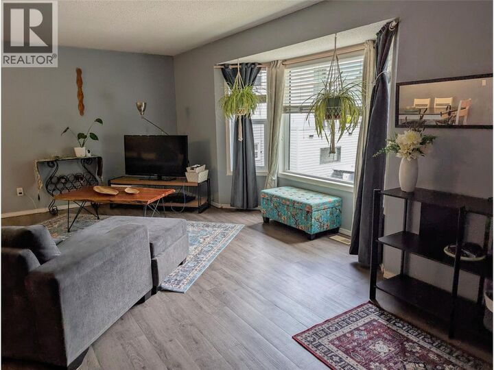 Photo de la propriété:  710 Ivy Street  BC V1N 2G4 