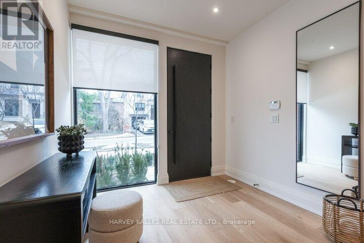 Property Photo:  36 Evergreen Gardens  ON M4G 1C5 