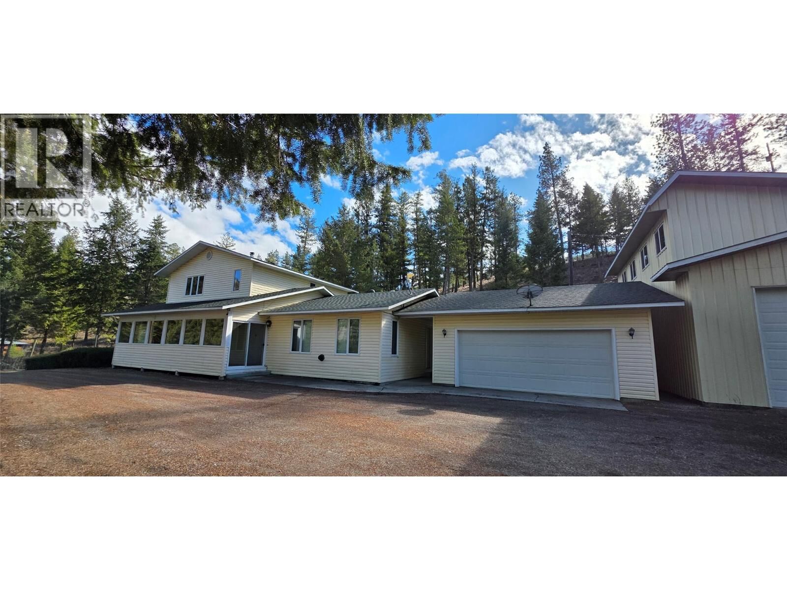 Property Photo: 3400 Highway 3 Other BC V0H 1Y0