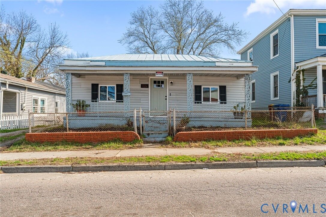 Property Photo: 1124 W Wythe Street VA 23803