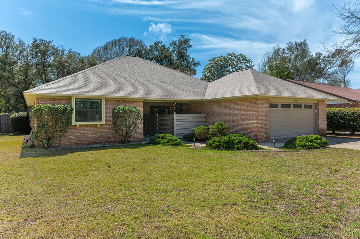 Property Photo:  512 Samana Way  FL 32578 